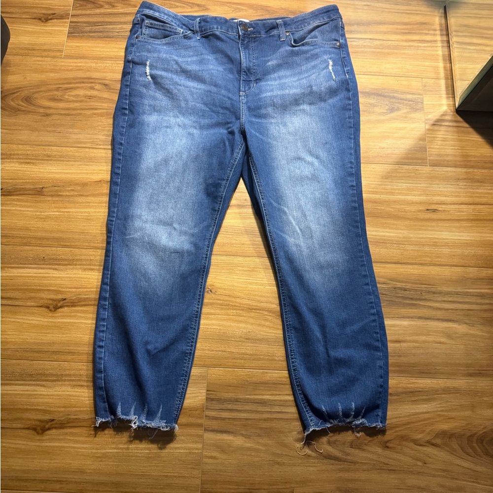 LC Lauren Conrad Distressed Blue Ankle Cropped Jeans Size 18W